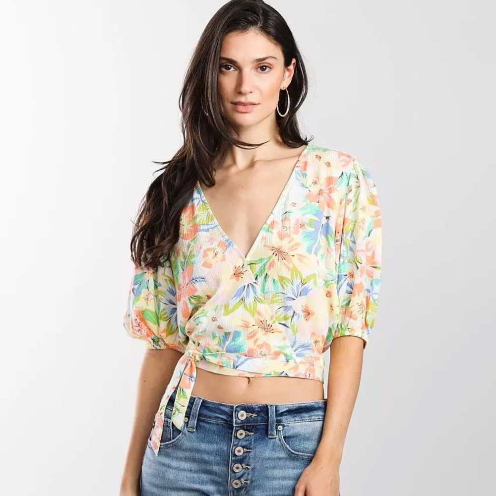 NWT Billabong Too Cute White Multi Floral Print Puff Sleeve Crop Top